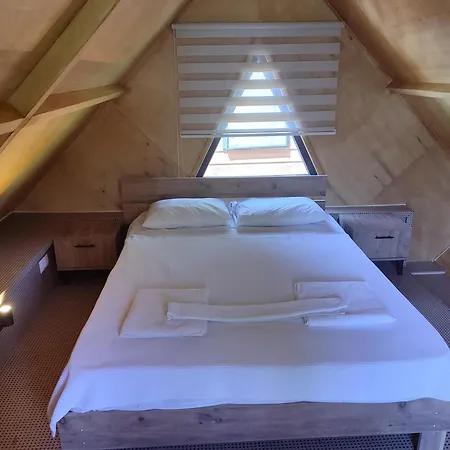 Farmside Ξενοδοχείο *